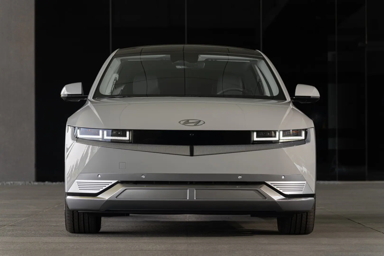 1653851-Large-45989-2022IONIQ5.jpg