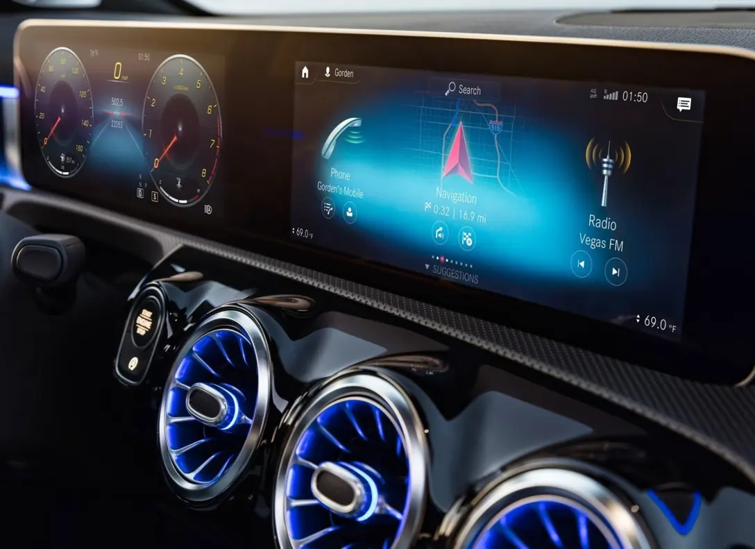 1659179-Mercedes-Benz-A180-2022-06.jpg