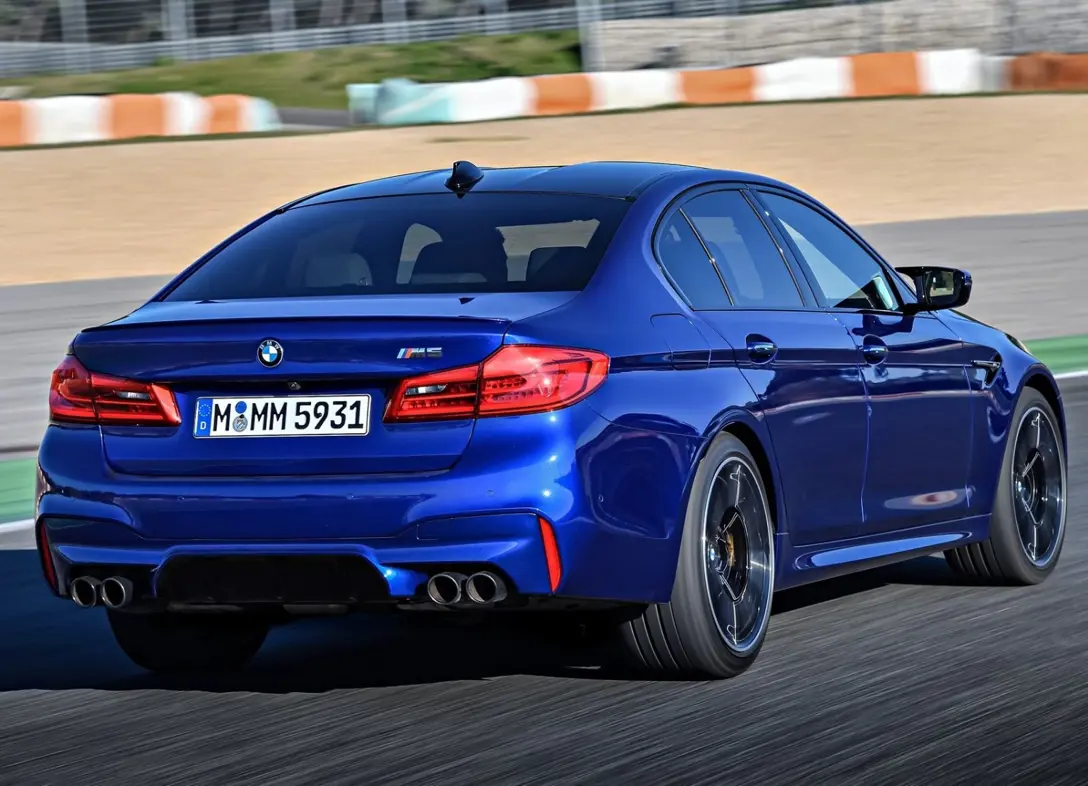 1685704-BMW-M5-2023-02.jpg