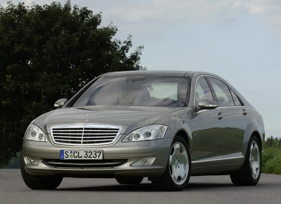 1605338-Mercedes-Benz-S-Class-2005-2015-03.jpg