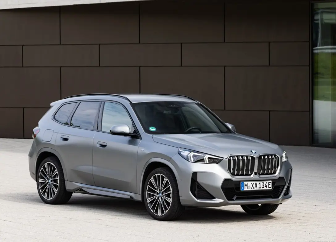 1674387-BMW-iX1-2023-01.jpg