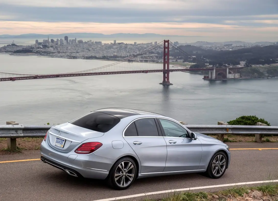1648659-Mercedes-Benz-C-Class-2017-08.jpg