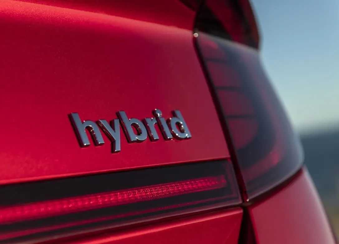 1647479-Hyundai-Sonata_Hybrid-2021-10.jpg