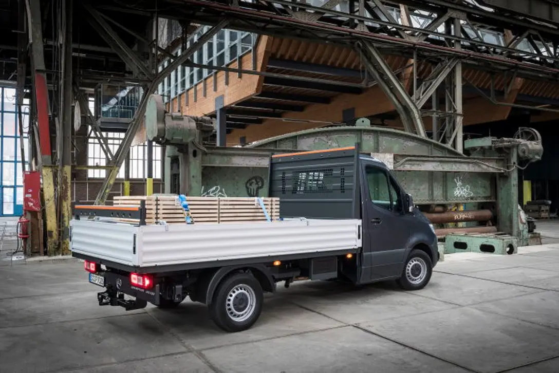 1602216-Mercedes-Benz-Sprinter-5.jpg