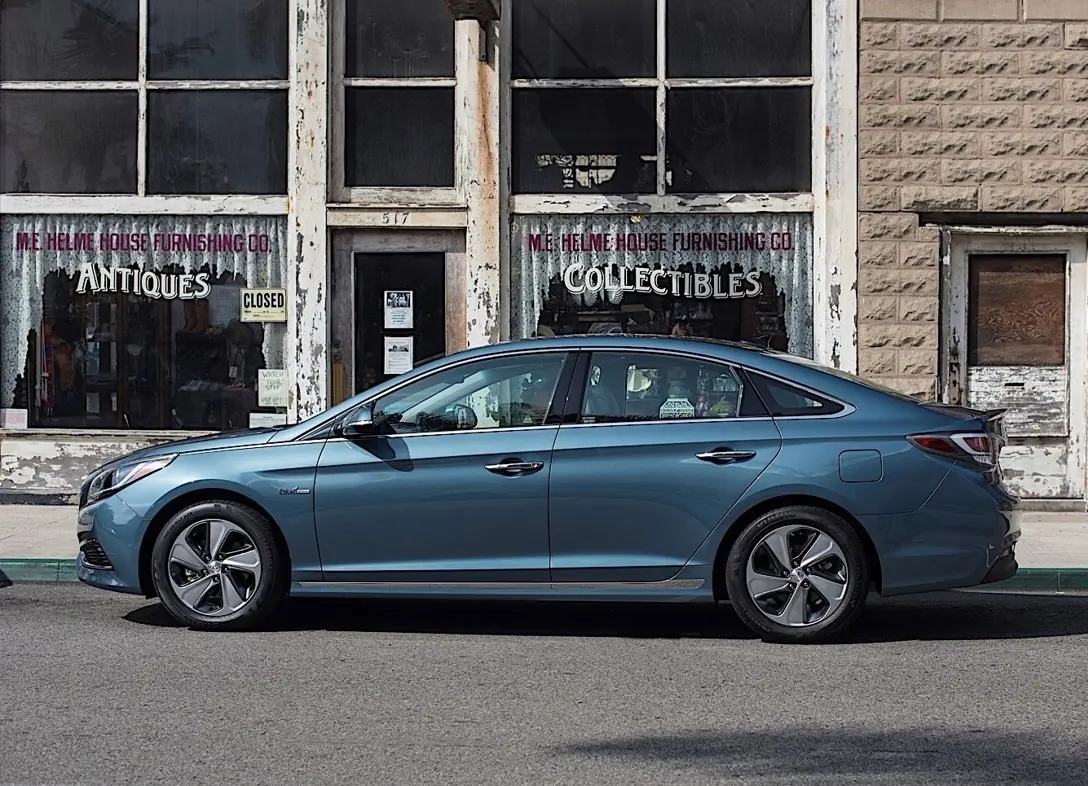 1647572-Hyundai-Sonata_Hybrid-2015-04.jpg