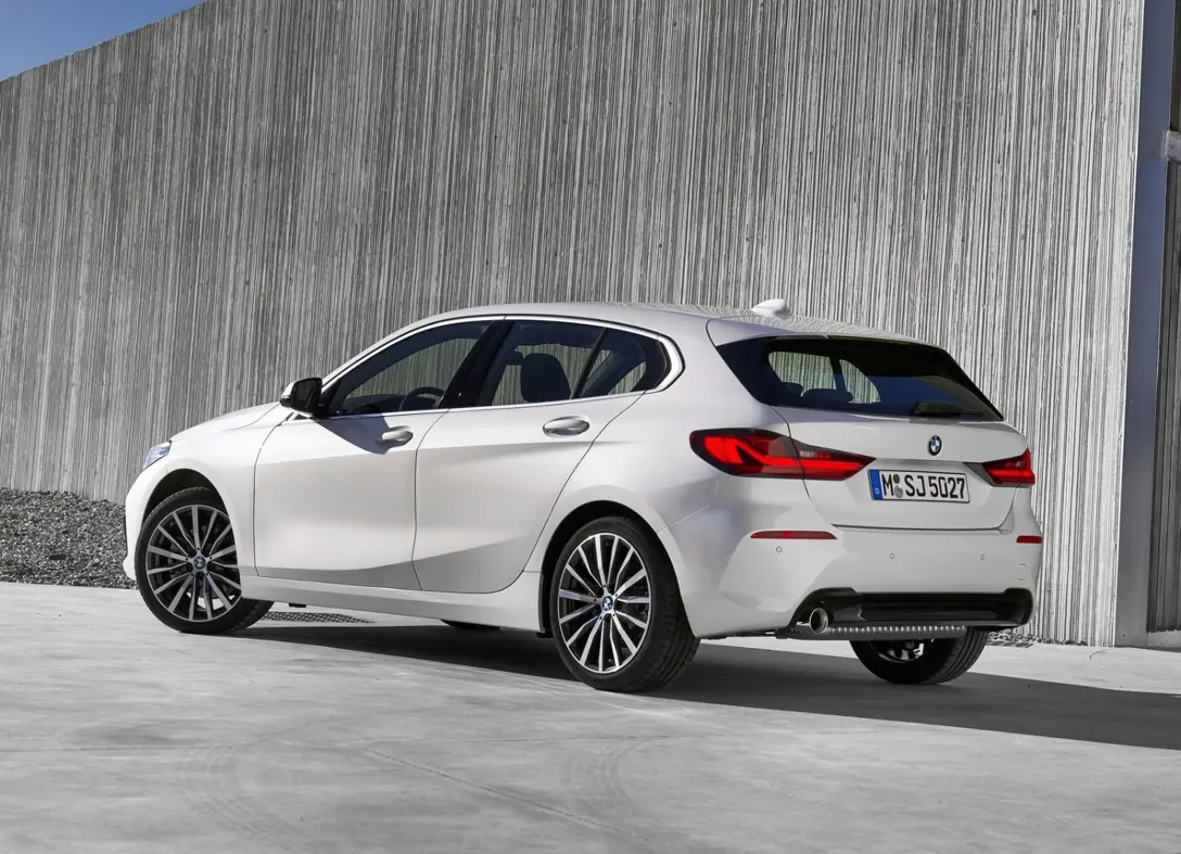 1645216-BMW-1-Series-2021-04.jpg