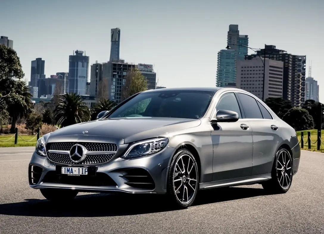 1648577-Mercedes-Benz-C-Class-2021-02.jpg