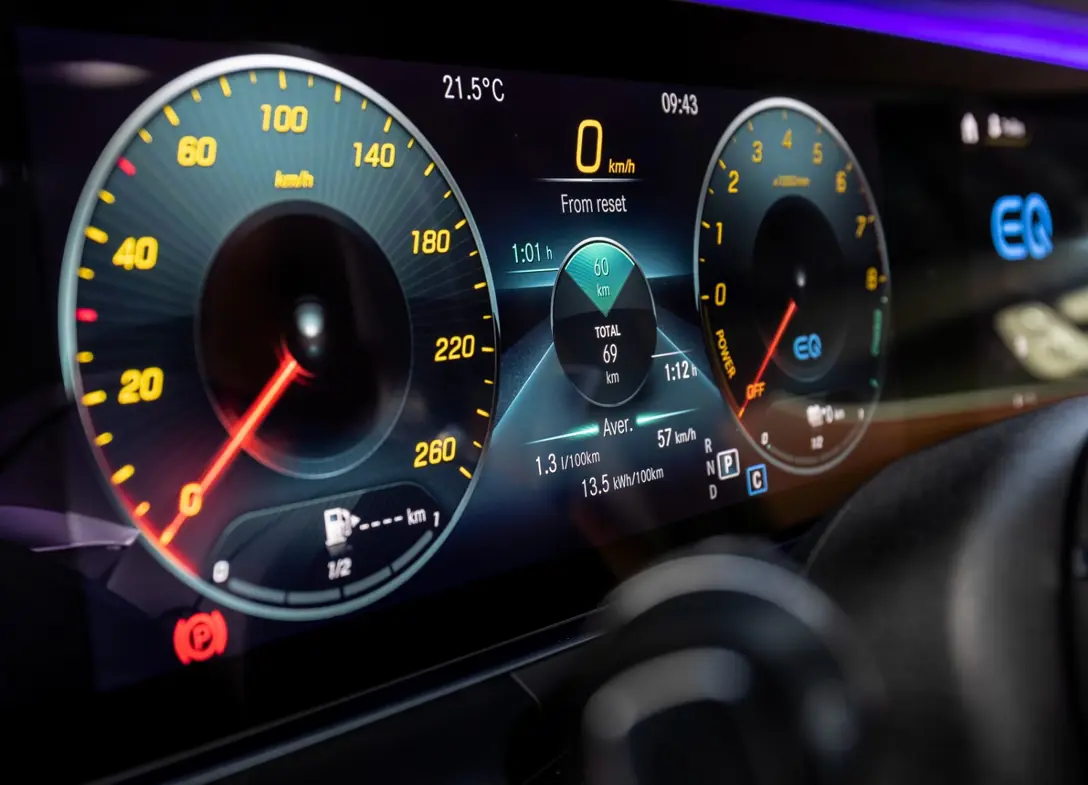1659110-Mercedes-Benz-E-2022-07.jpg