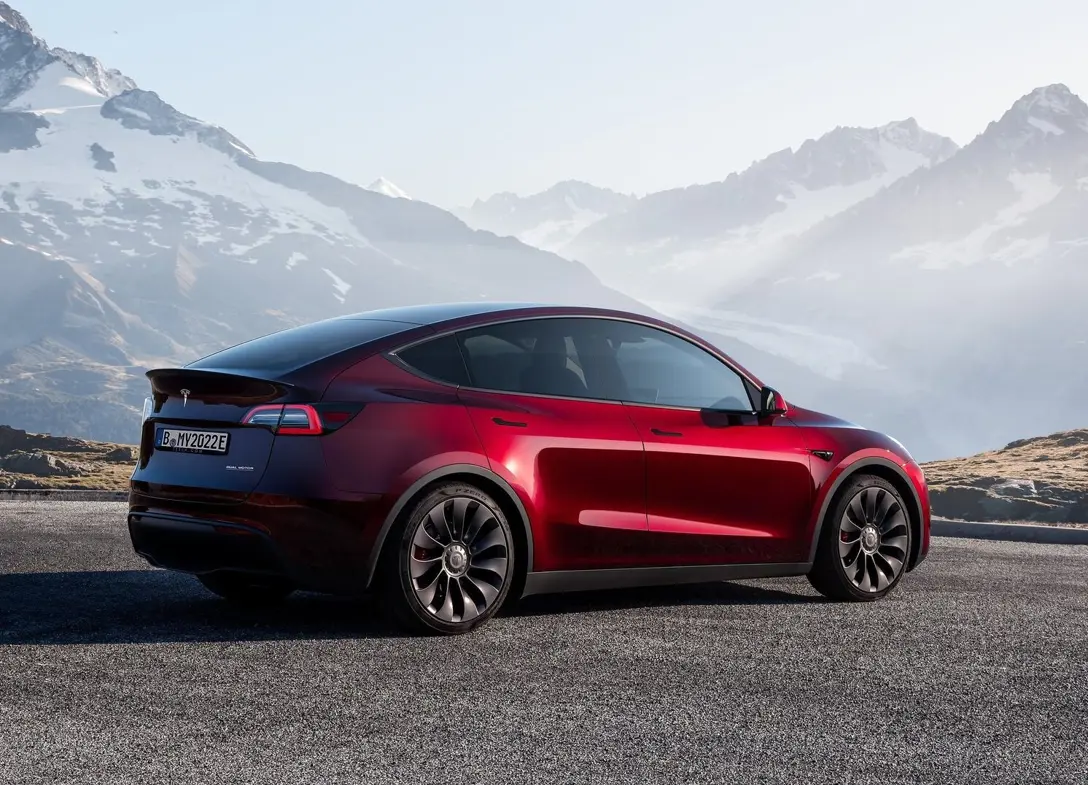 1694090-Tesla-Model_Y-2024-02.jpg