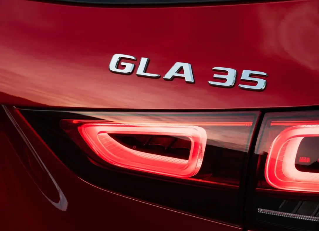 1668460-Mercedes-Benz-GLA-2022-12.jpg