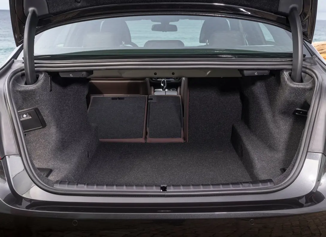 1650129-BMW-5-Series-2020-07.jpg