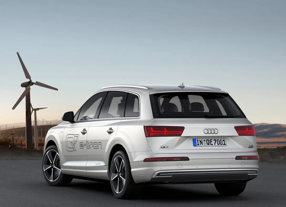 1648481-Audi-Q7-2017-01.jpg