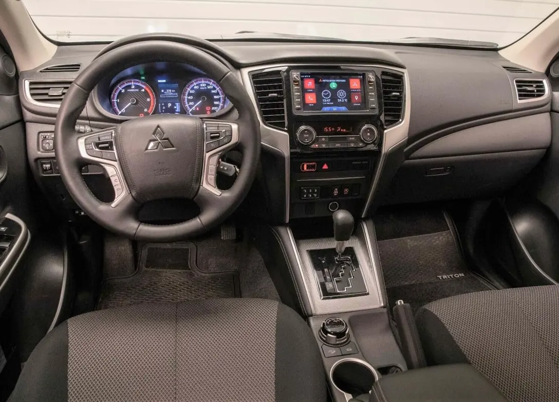 1662966-Mitsubishi-Triton-2020-06.jpg