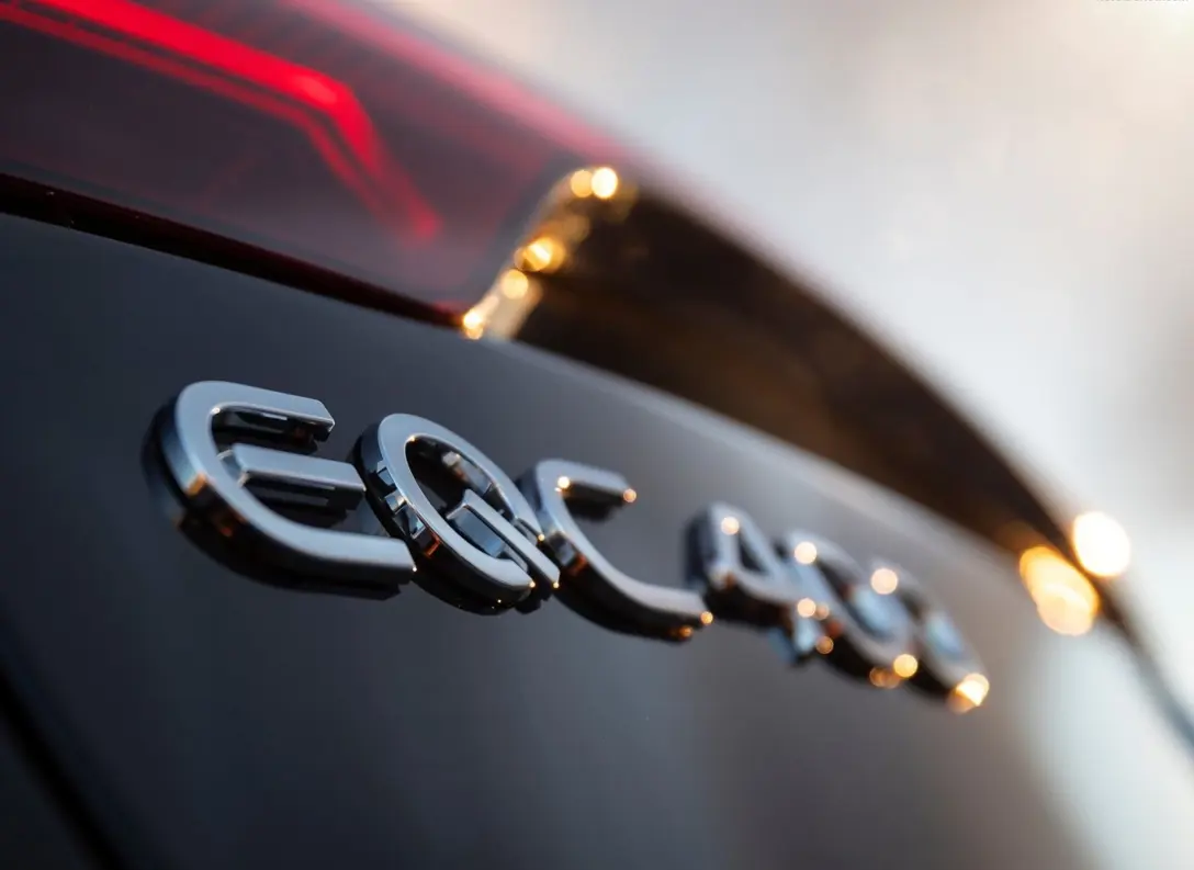 1660231-Mercedes-Benz-EQC-2022-15.jpg