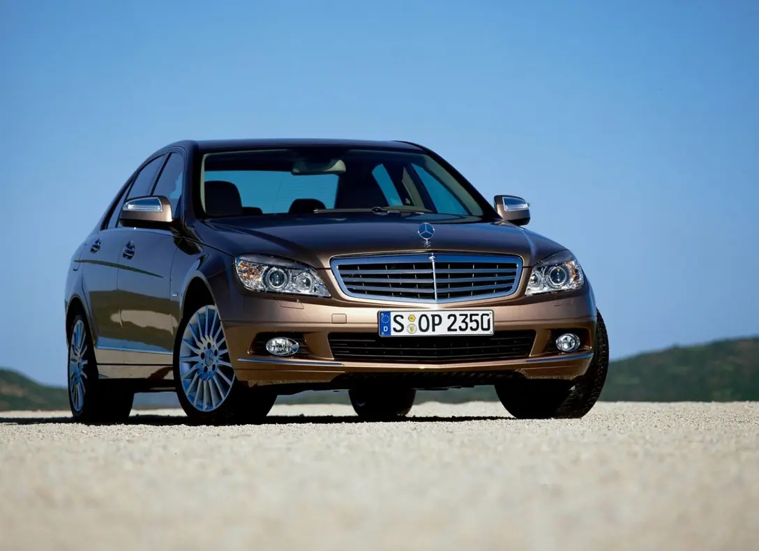 1605015-Mercedes-Benz-C-Class-2008-2012-2.jpg