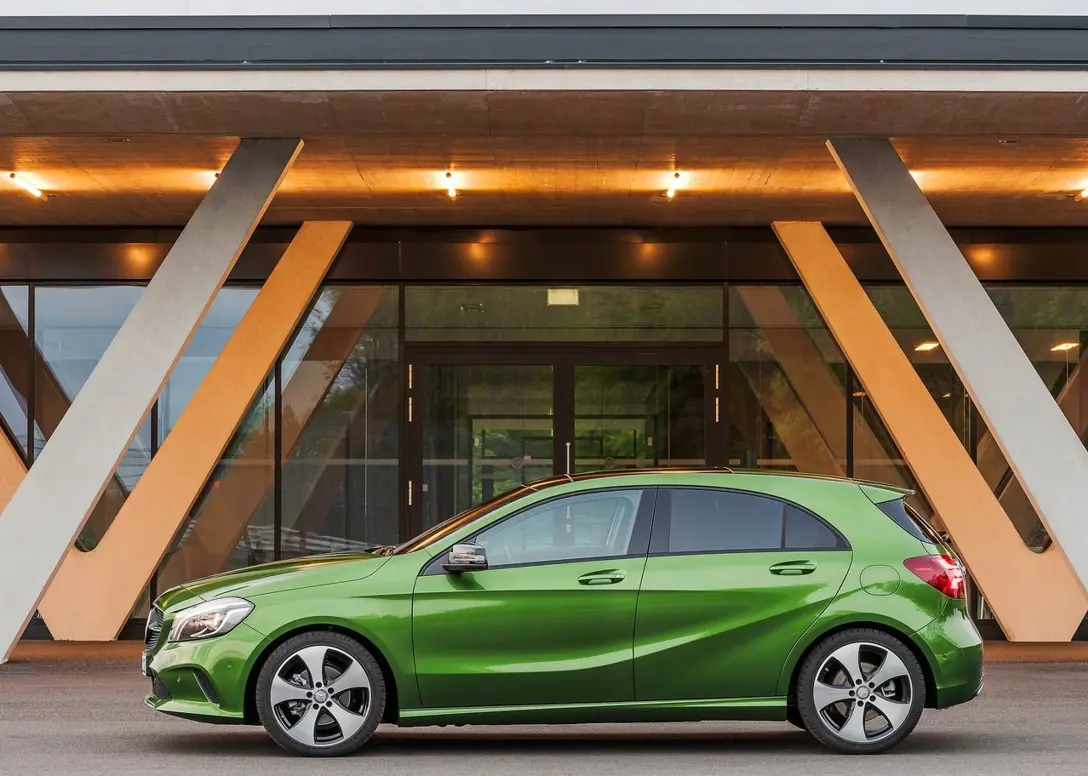 1647198-Mercedes-Benz-A-Class-2016-1280-1c.jpg