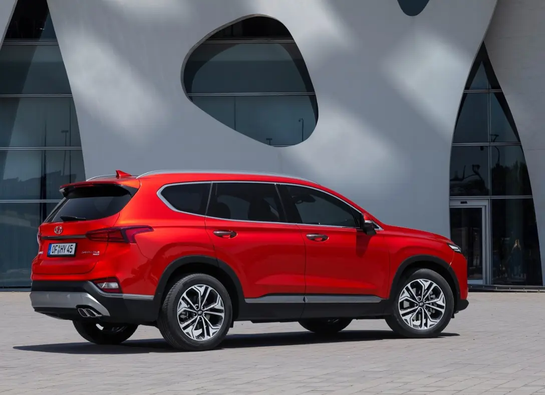 1642834-Hyundai-Santa_Fe-2019-02.jpg