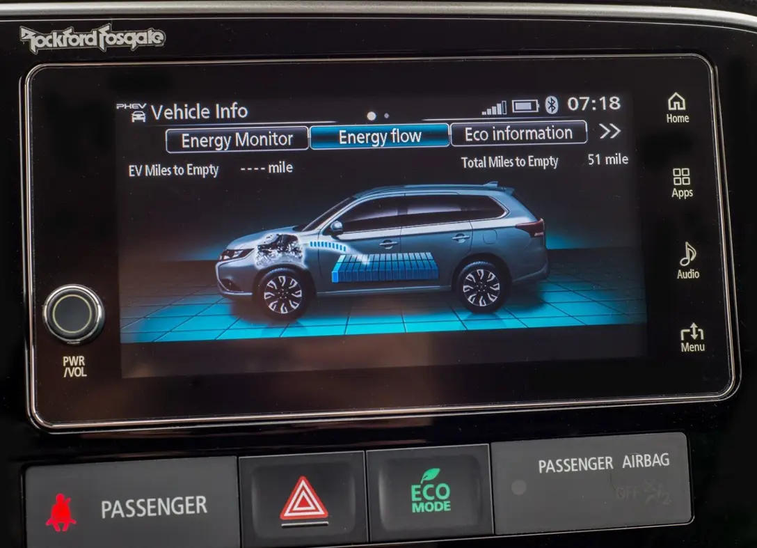 1653416-Mitsubishi-Outlander_PHEV-2017-06.jpg