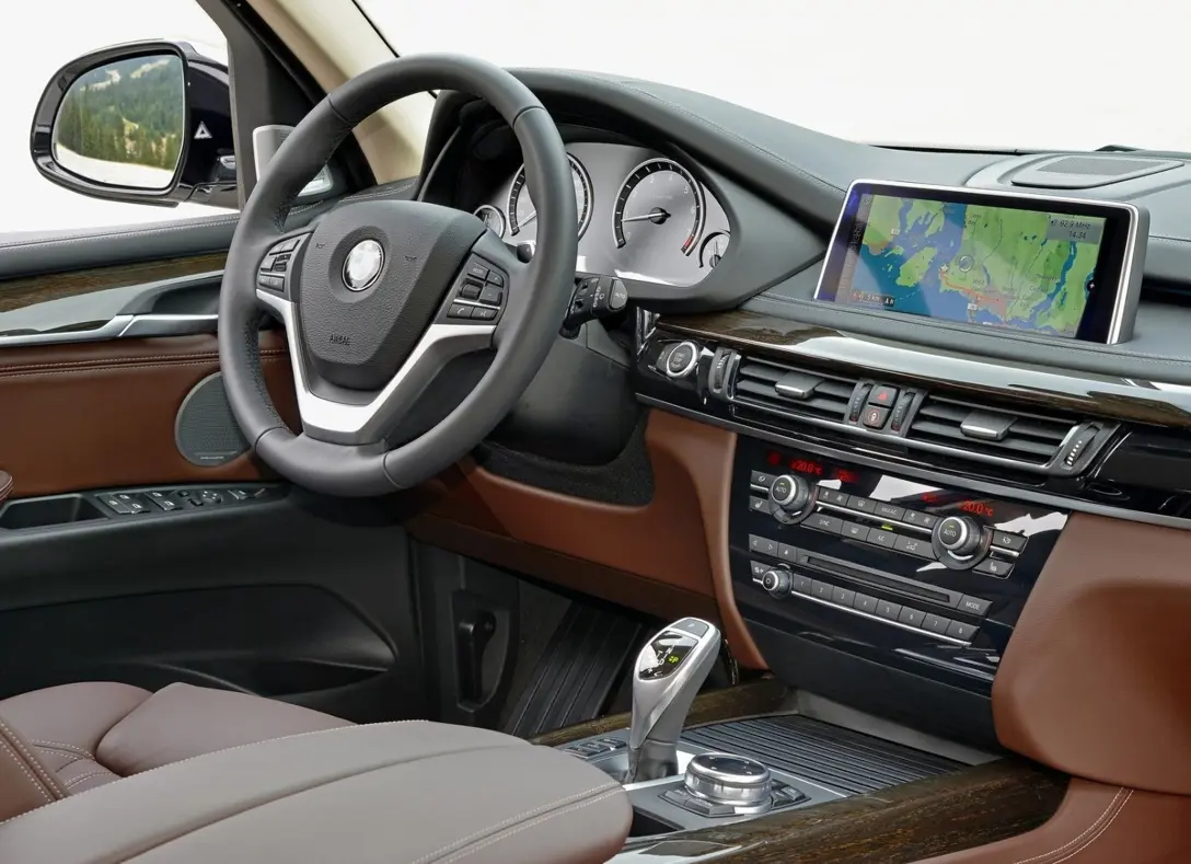 1645930-BMW-X5-2018-09.jpg
