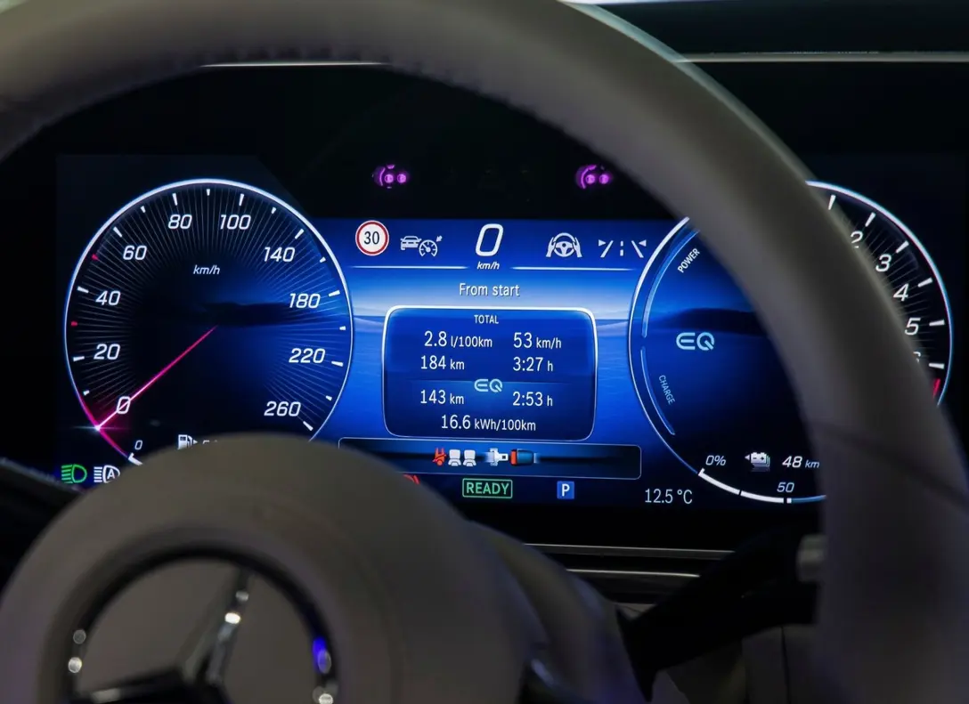 1655494-Mercedes-Benz-S-Class-2022-12.jpg