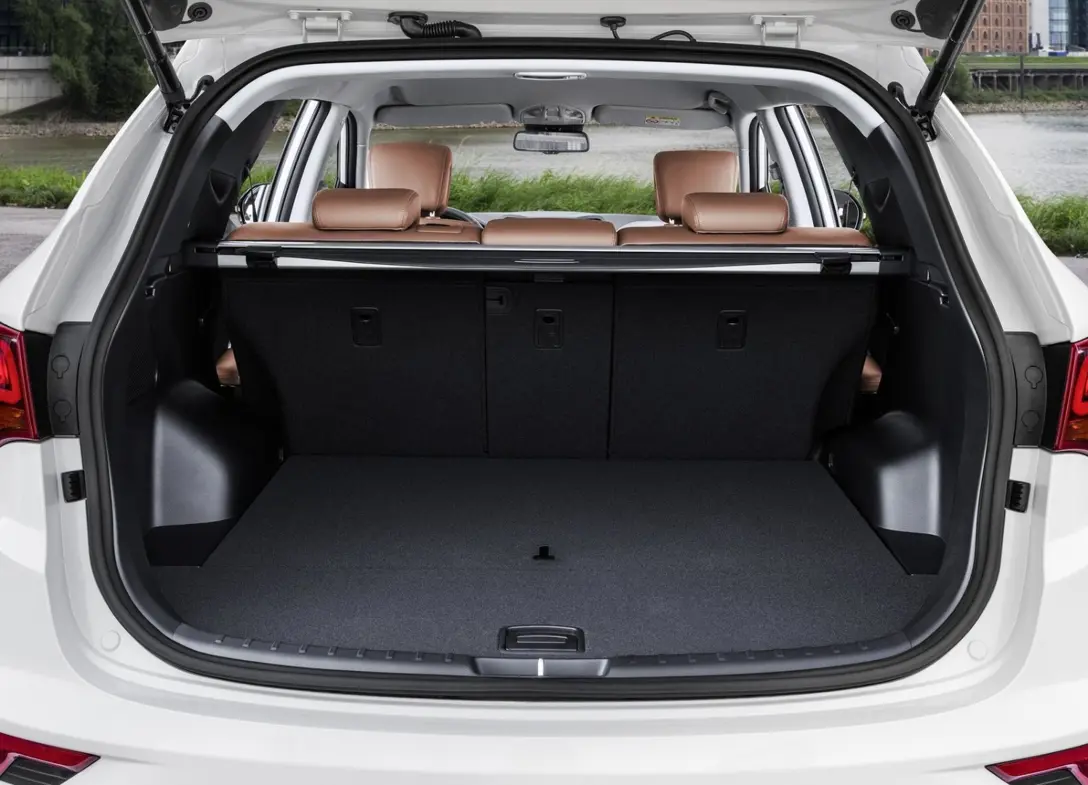 1642852-Hyundai-Santa_Fe-2018-07.jpg