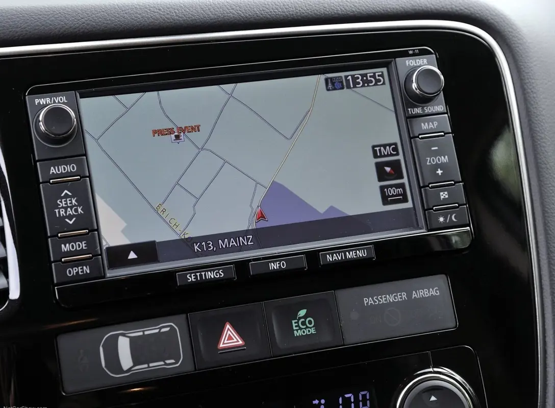 1638673-Mitsubishi-Outlander-2017-07.jpg