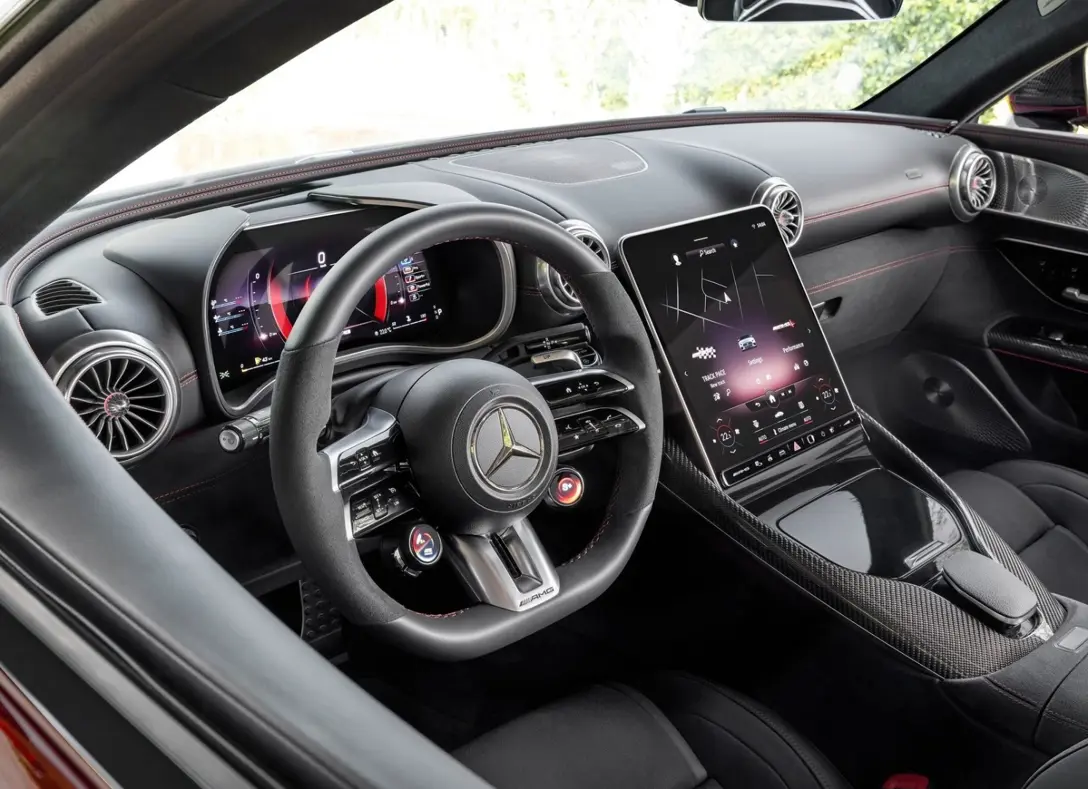 1669596-Mercedes-Benz-SL-AMG-2022-09.jpg