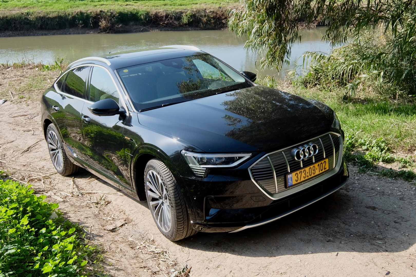 1678560-Audi-e-tron-2023-01MA.jpeg
