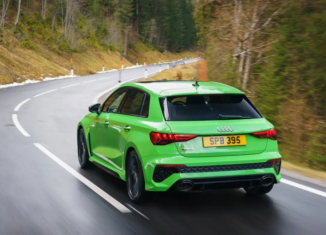 1698191-Audi-RS3_Sportback-2024-video.jpg