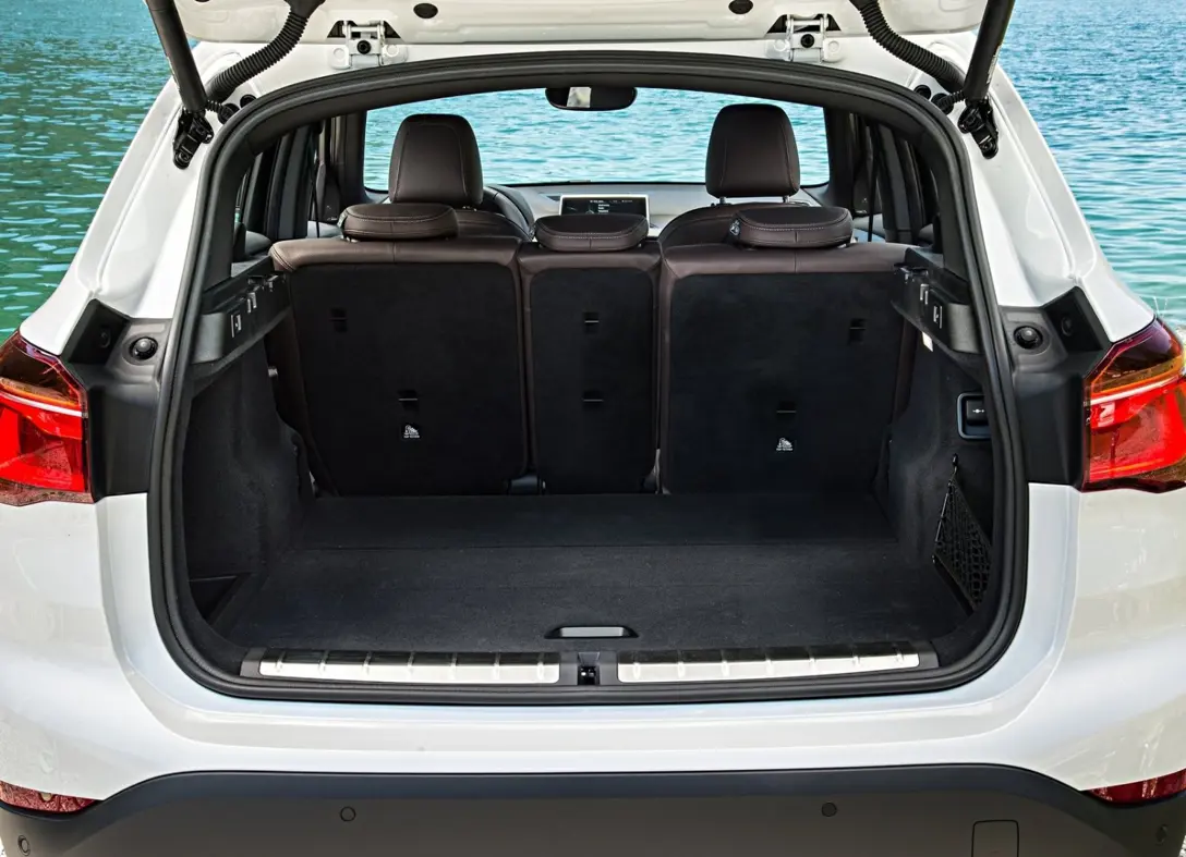 1669709-BMW-X1-2016-07.jpg