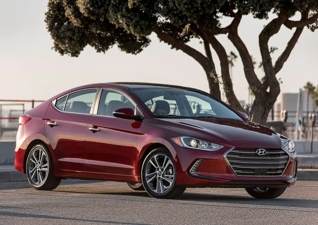 1636277-Hyundai-Elantra-2017-01.jpg