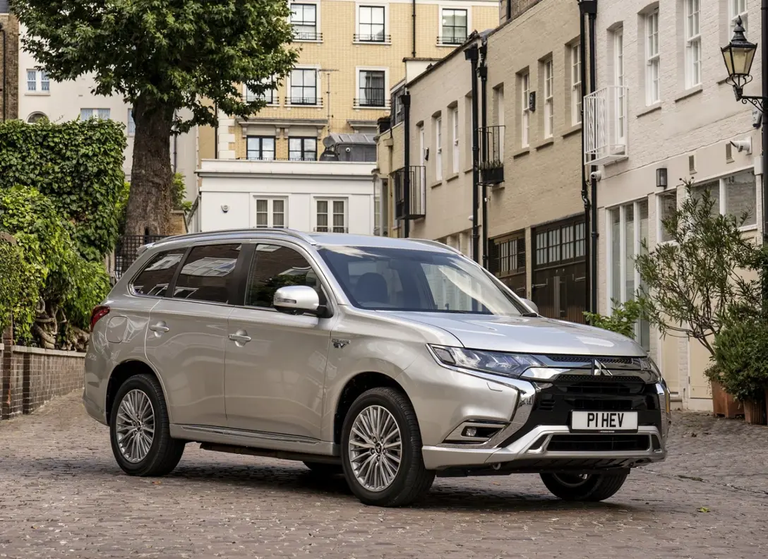 1653319-Mitsubishi-Outlander_PHEV-2021-01.jpg
