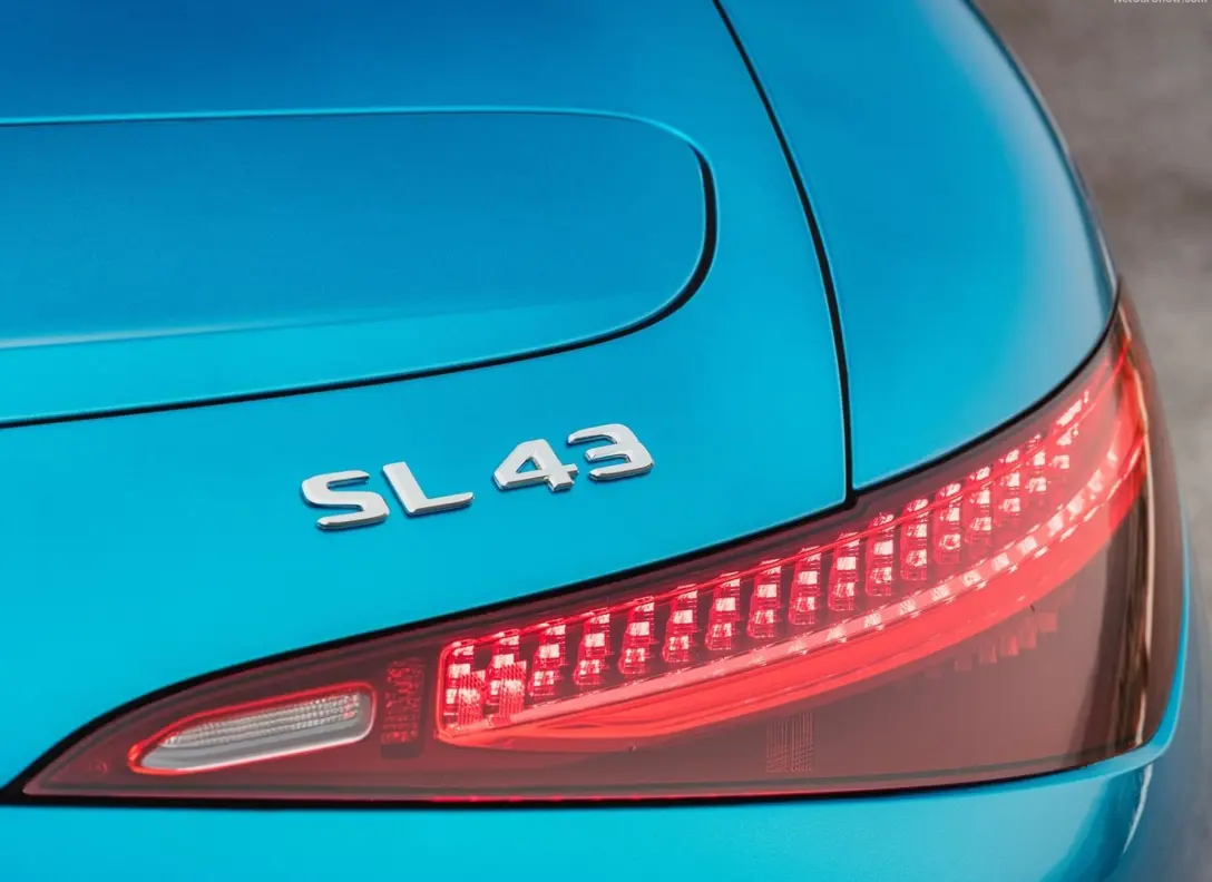 1669593-Mercedes-Benz-SL-AMG-2022-06.jpg