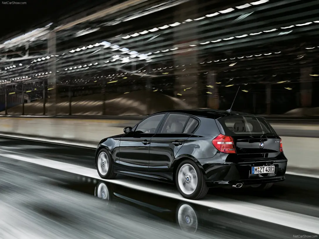 1592880-BMW-1-Series 2.jpg