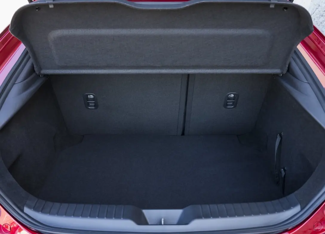 1692020-Mazda-3-2024-10.jpg