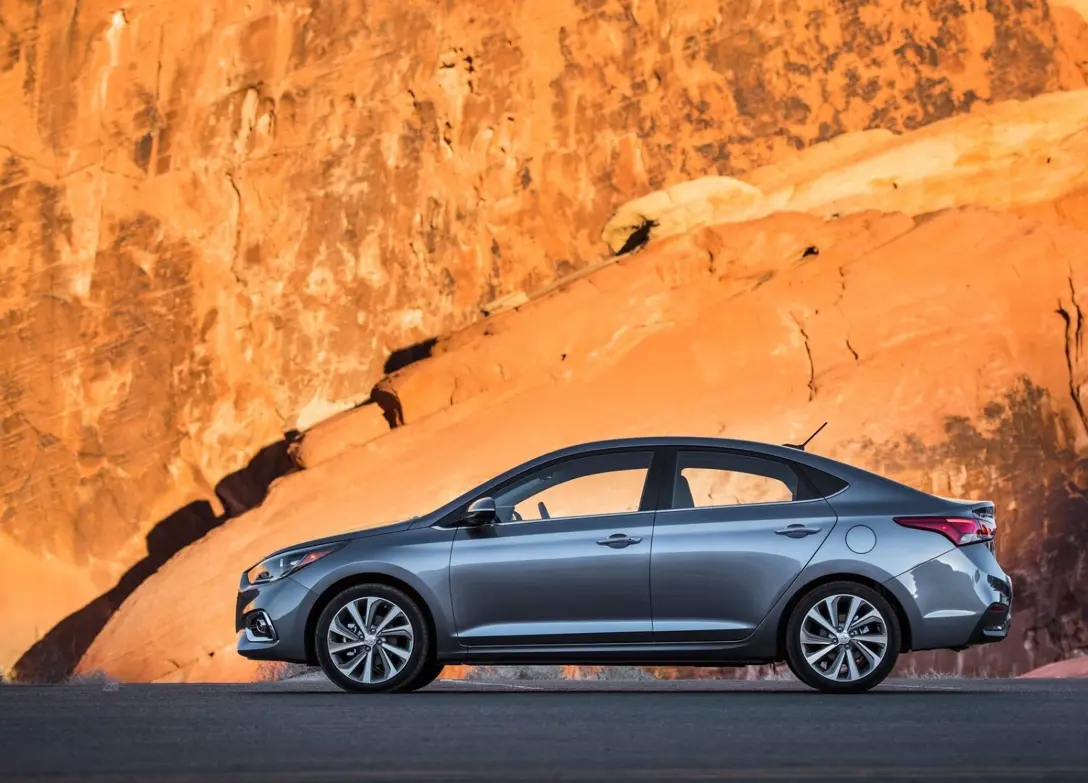 1655176-Hyundai-Accent-2018-1600-0d.jpg