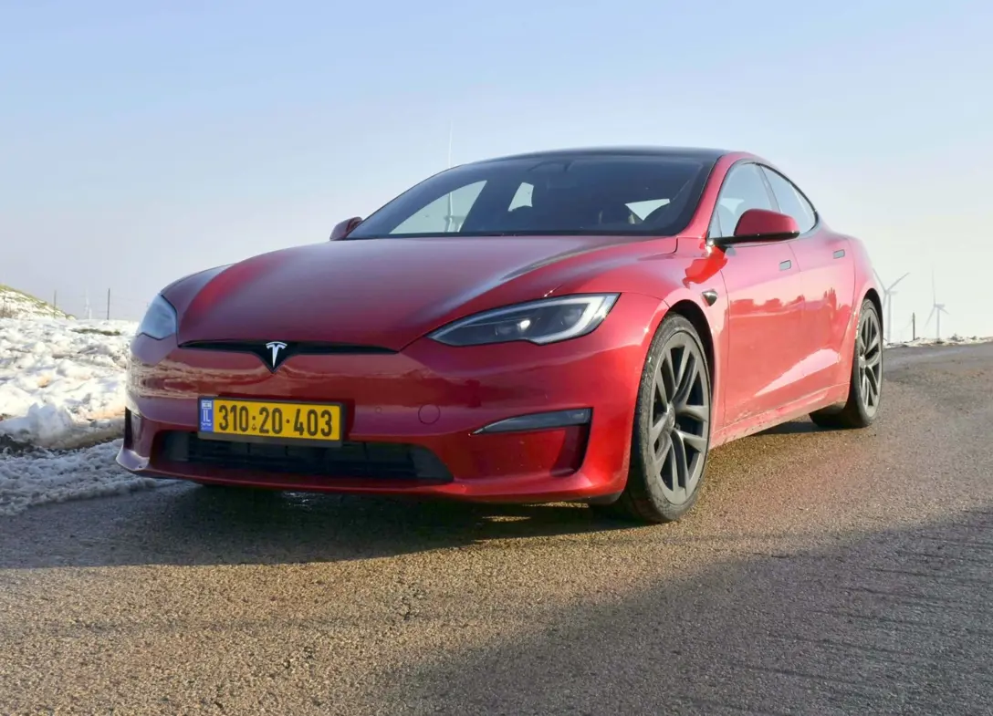 1695259-Tesla-Model_S-2024-04-ER.jpg