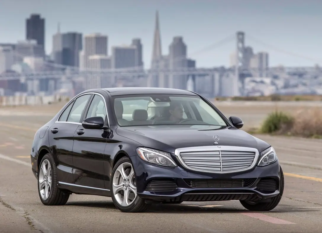 1648658-Mercedes-Benz-C-Class-2017-07.jpg