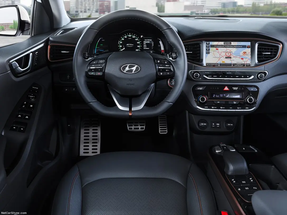 1636230-Hyundai-Ioniq 2.jpg