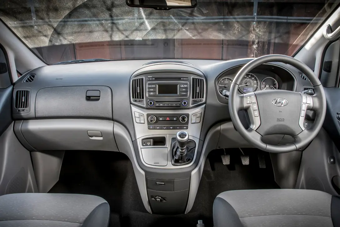 1601740-Hyundai-i800-4.jpg