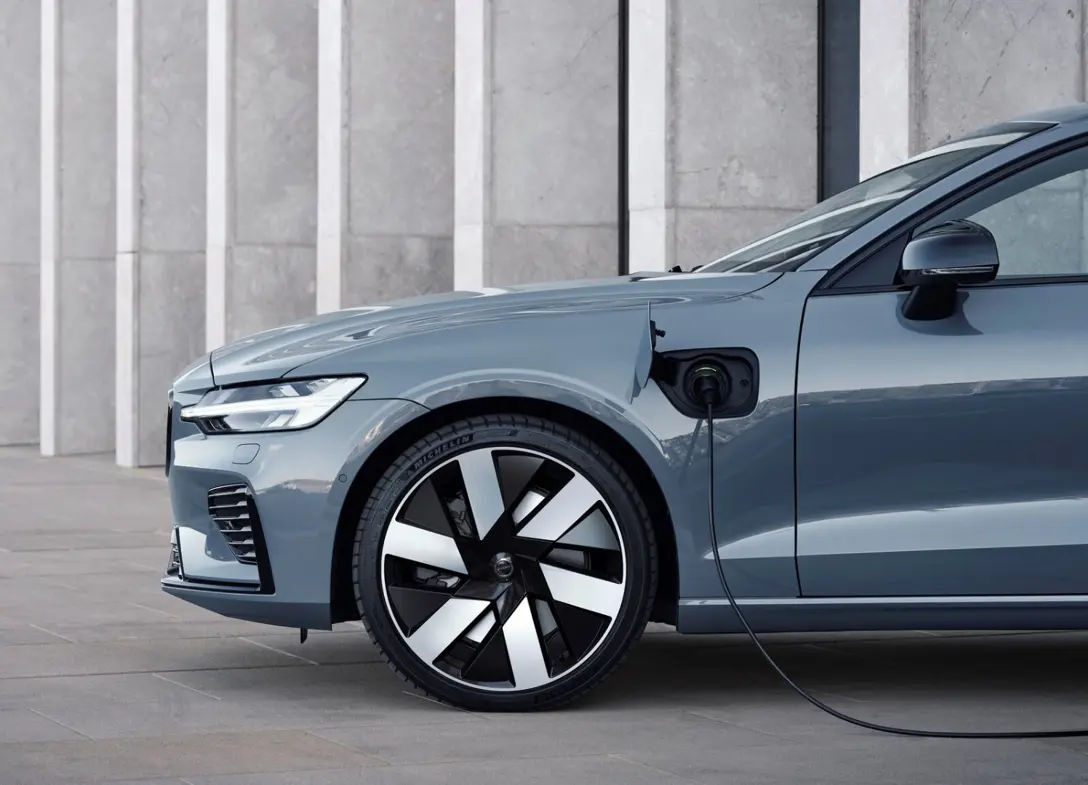 1698129-Volvo-S60-2024-13.jpg