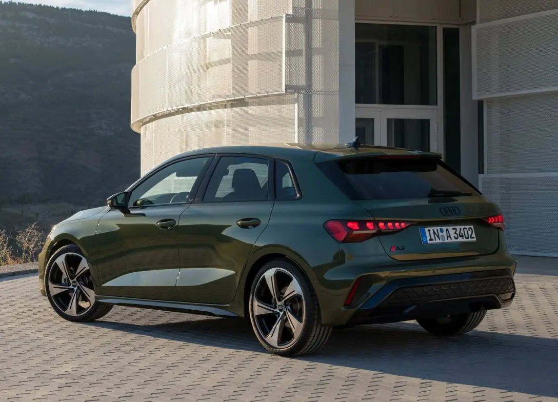1697000-Audi-A3-Sportback-2024-03-FL.jpg