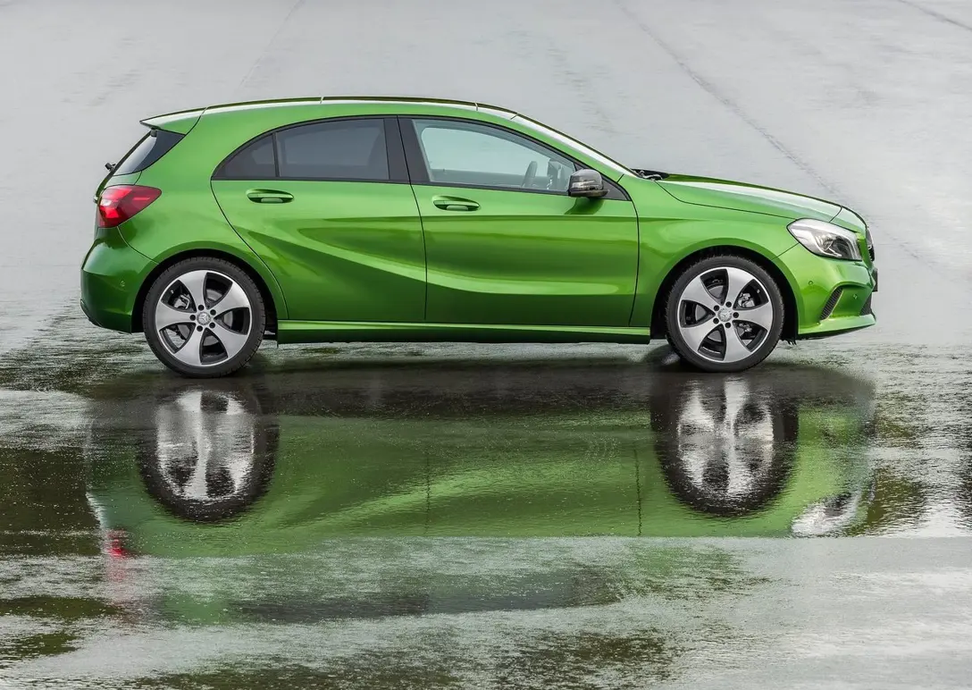 1647182-Mercedes-Benz-A-Class-2016-1280-1b.jpg