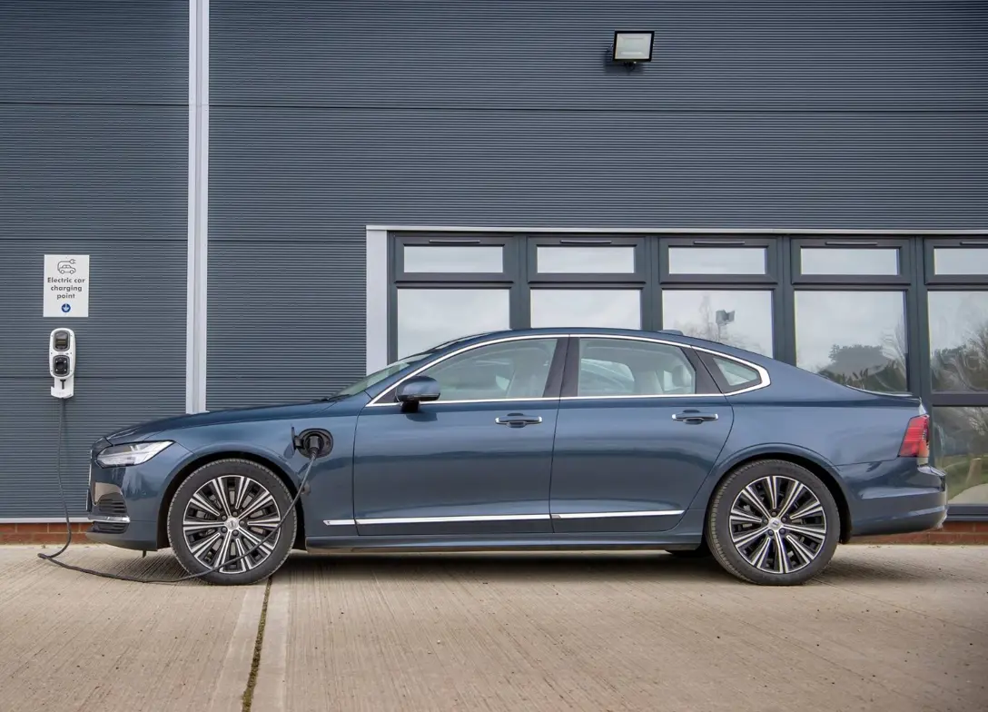 1701540-Volvo-S90-2024-11.jpg
