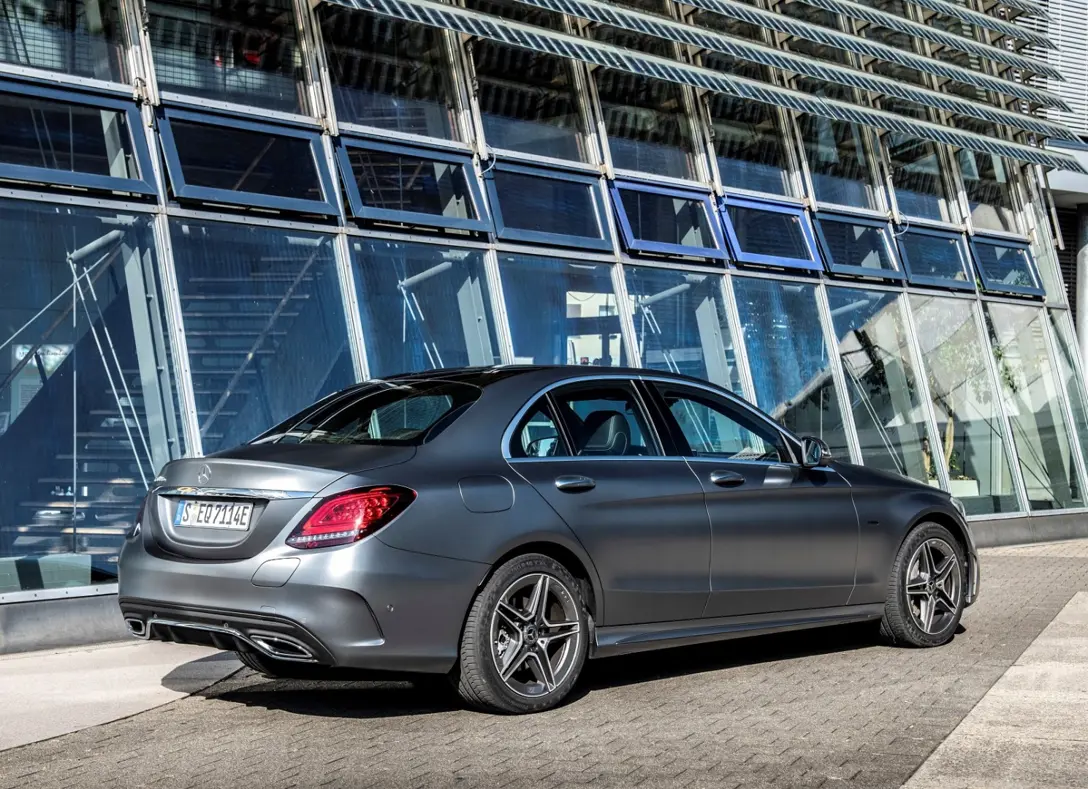 1648574-Mercedes-Benz-C-Class-2021-03.jpg