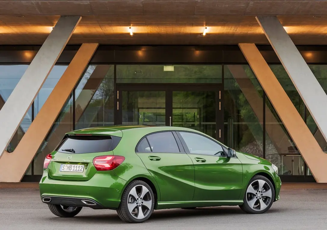1647187-Mercedes-Benz-A-Class-2016-1280-24.jpg