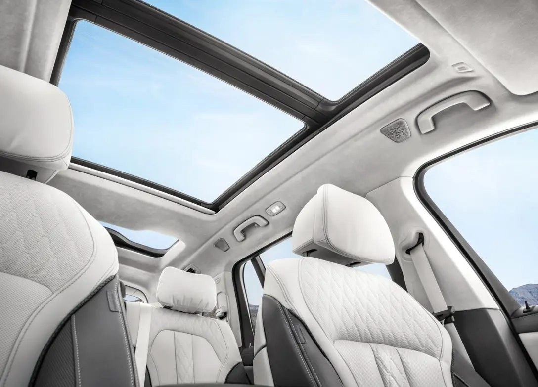 1684236-BMW-X7-2023-10.jpg