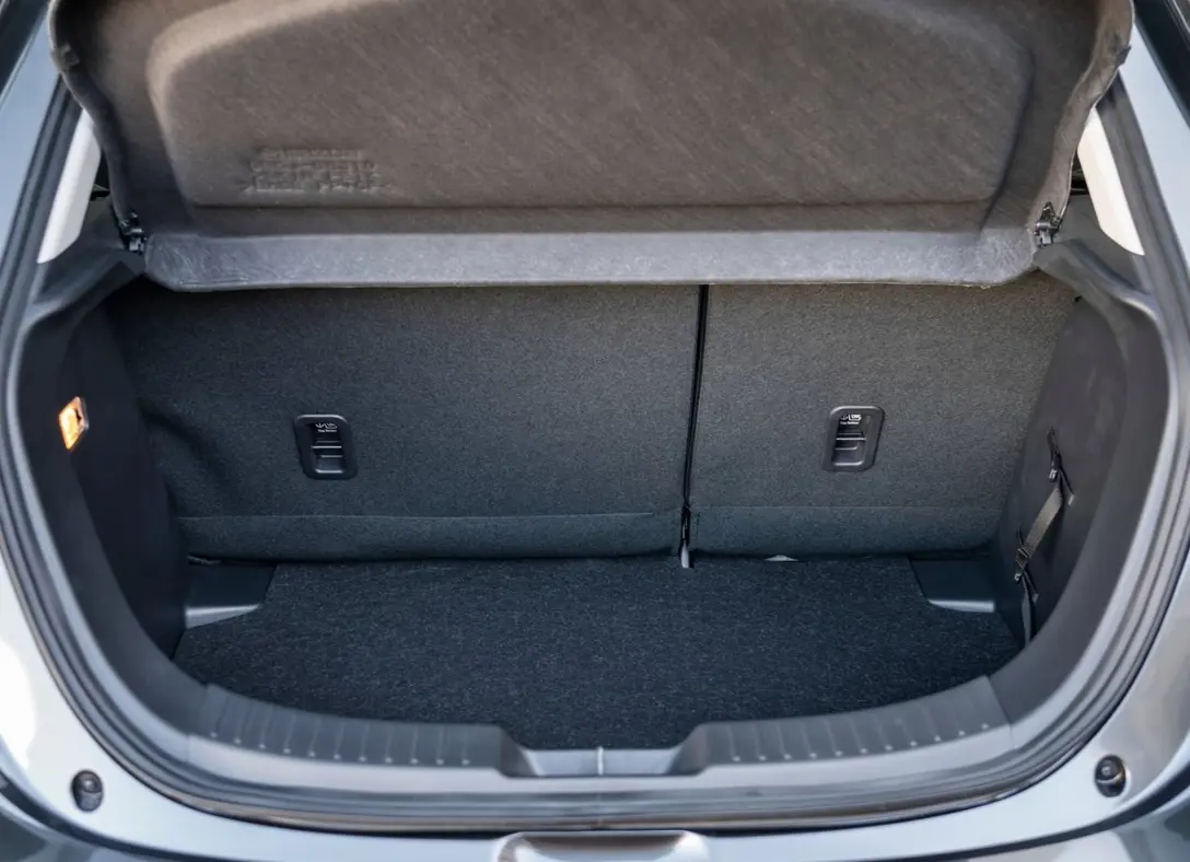 1673827-Mazda-2-2023-11.jpg