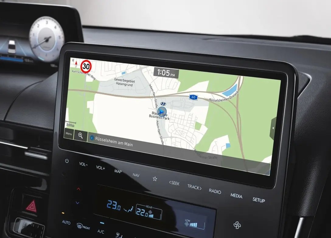 1679977-Hyundai-Staria-2023-07.jpg