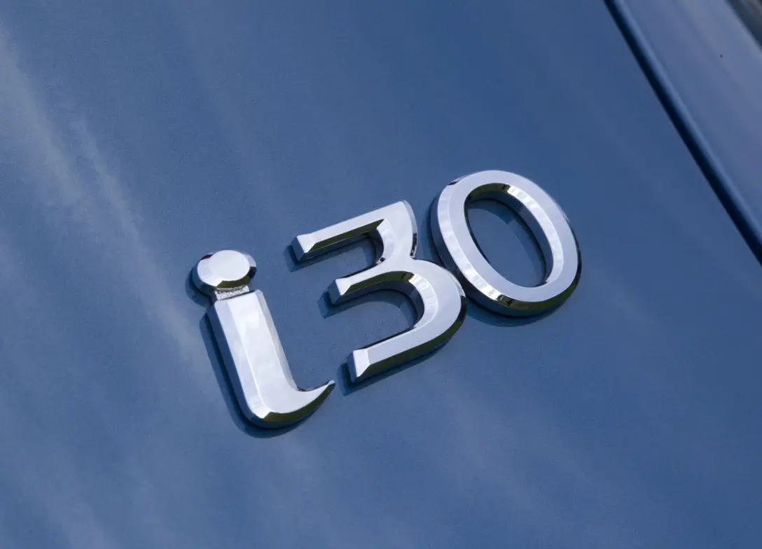 1690684-Hyundai-i30_Wagon-2012-12.jpg
